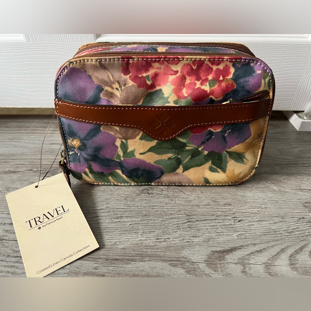 Patricia Nash Gabella Hydrangea Cosmetic Case